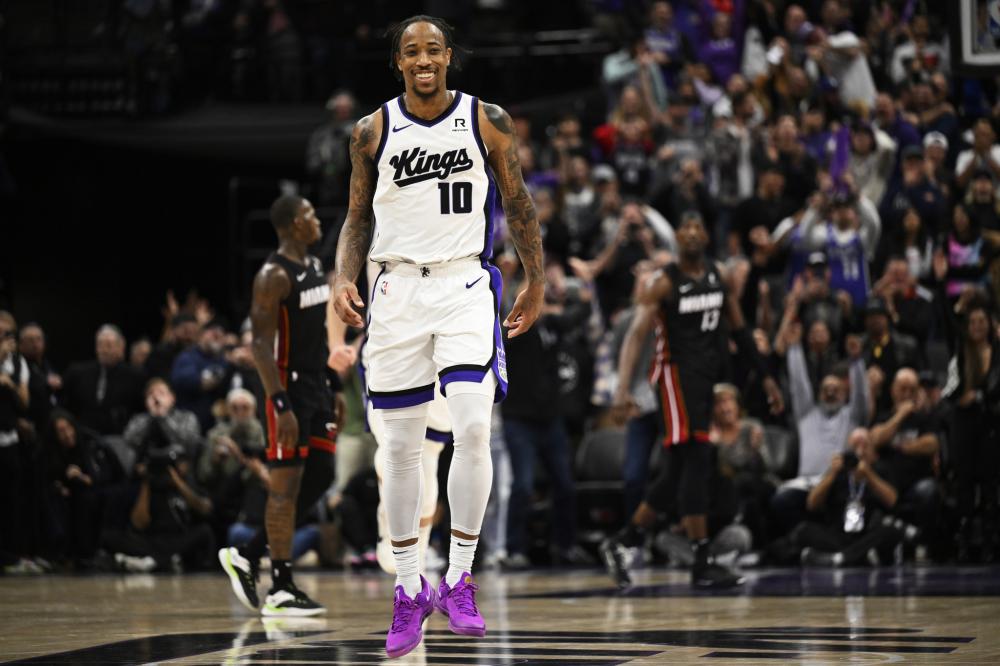 国足目前正 国足目前正