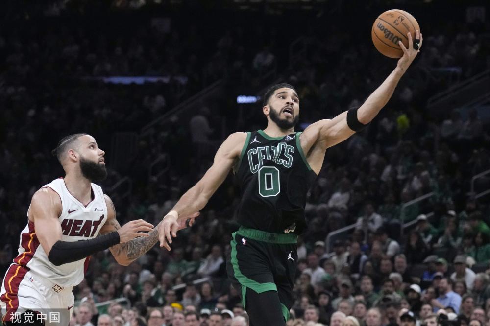 张的倒地动 张的倒地动